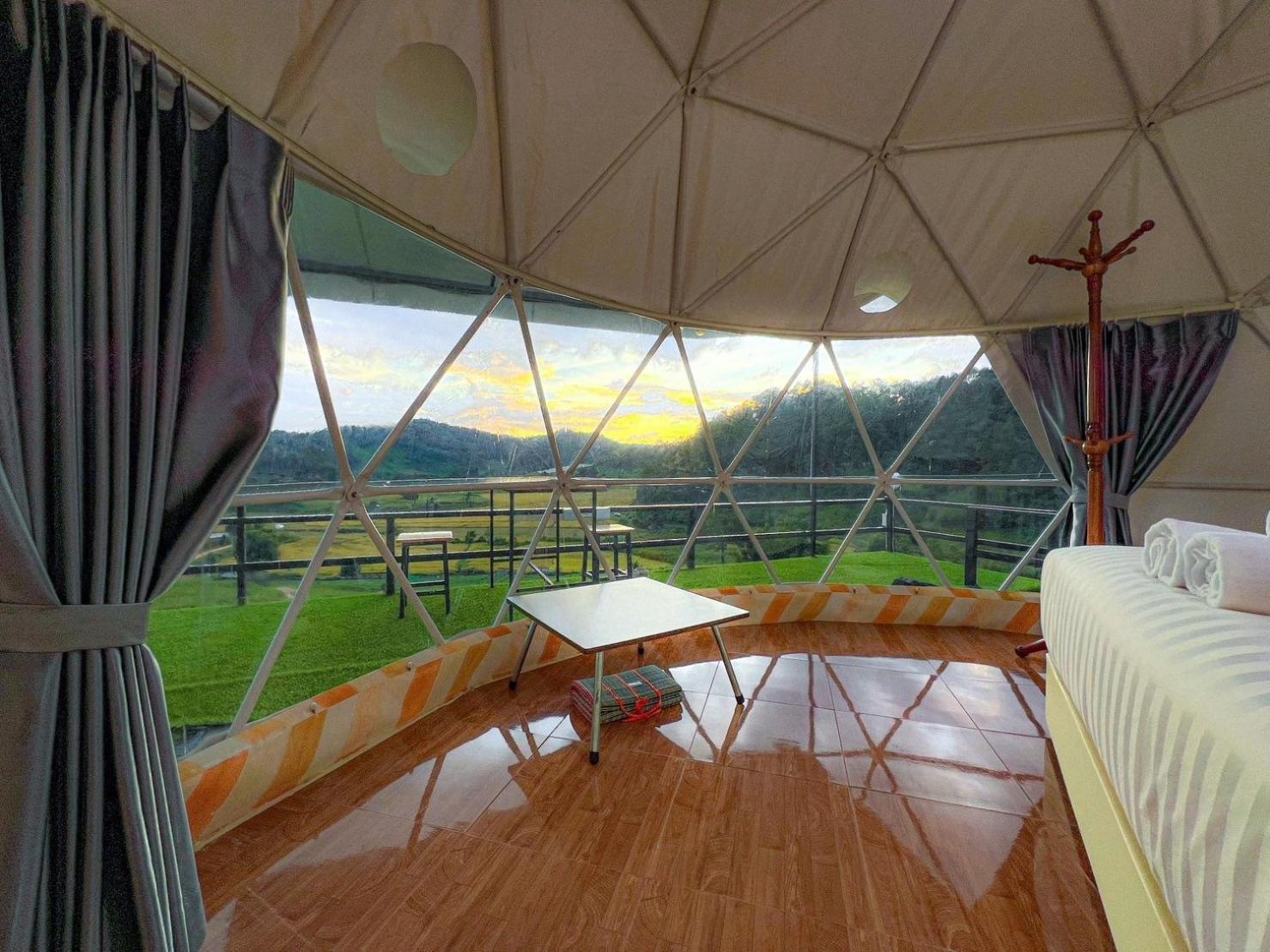 Hotel สวนไร่รุ่งอรุณ Suan Rai Rungarun à Ban Na Pa Paek Extérieur photo