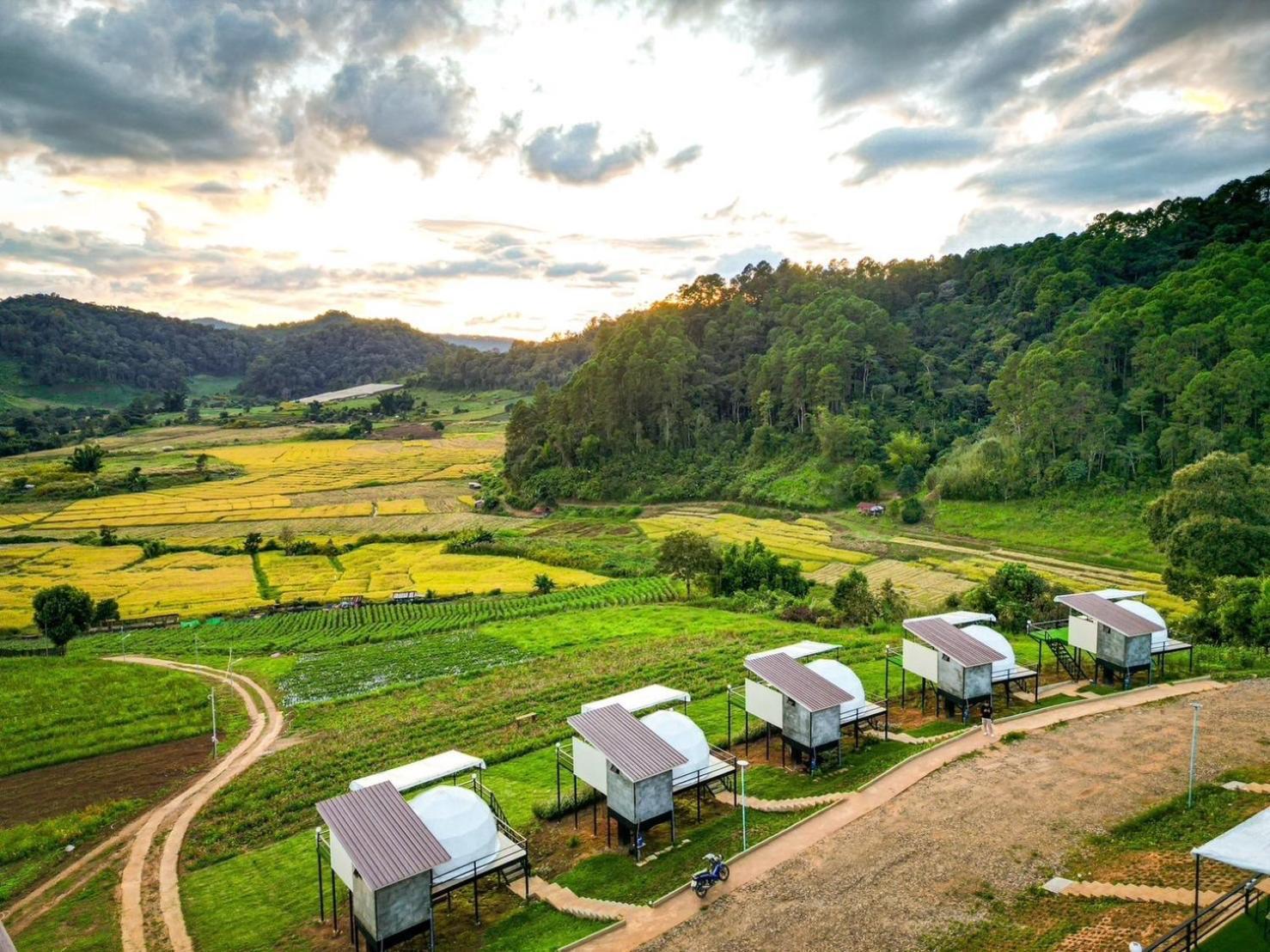Hotel สวนไร่รุ่งอรุณ Suan Rai Rungarun à Ban Na Pa Paek Extérieur photo